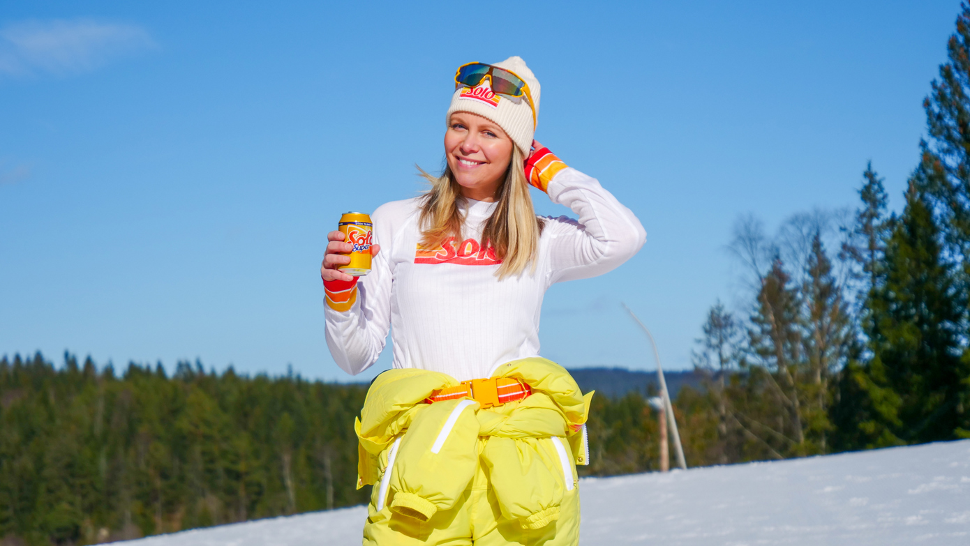 Solosjefen i Ringnes, Elisabet Sæterdal,  ikledd den populære Solo-kolleksjonen.